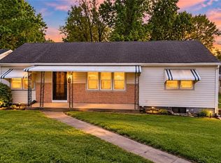 2802 Blackwell Rd, Saint Joseph, MO 64506