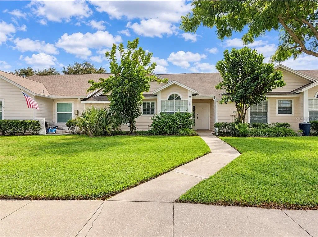 2 bed, 2.0 bath, 1200 sqft, $2,250 — Photo 1