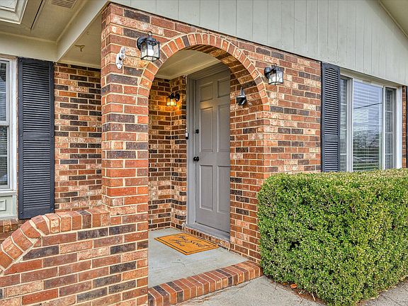 4th image of 511 Merrymont Drive
