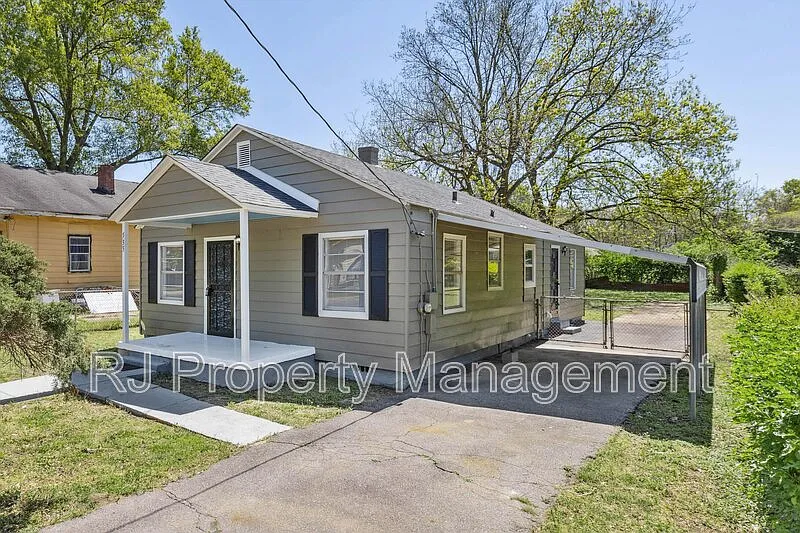 4 bed, 1.0 bath, 1056 sqft, $1,195 — Photo 2