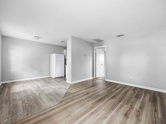 5th image of 3018 Allred Dr #C