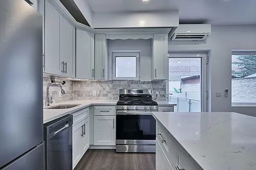 30-17 23rd St #1B Photo 1 30-17 23rd St #1B Photo 1