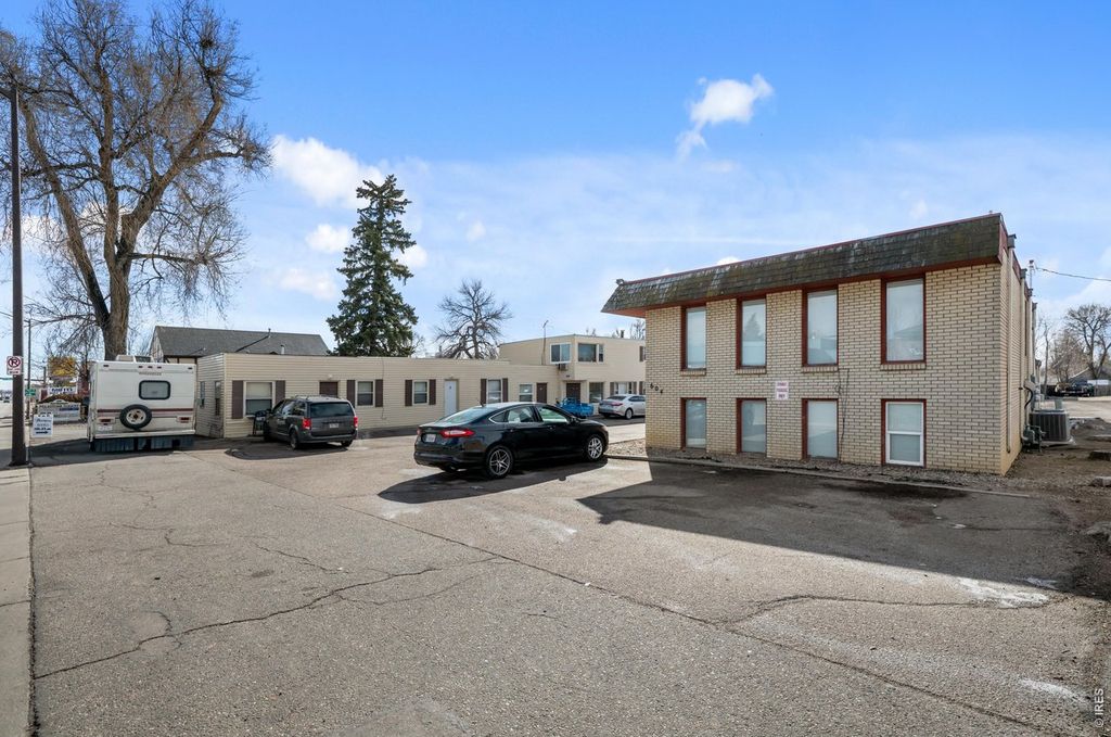 604-606 E Eisenhower Blvd