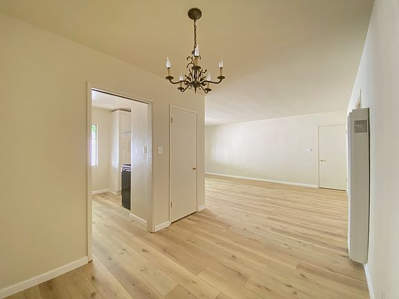 5th image of 208 S Mariposa Ave