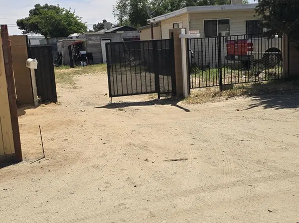 43310 Fairglen Rd, Lancaster, CA 93535