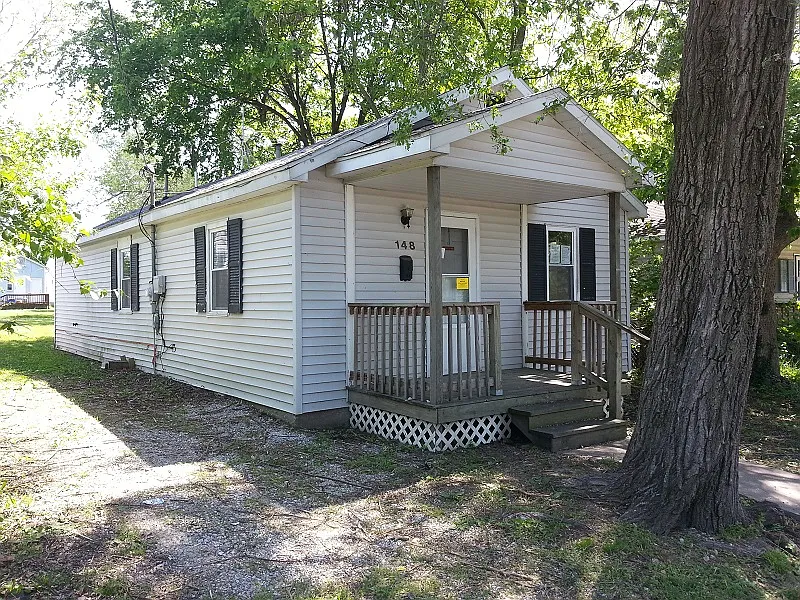 148 Lakeside Ave photo 1