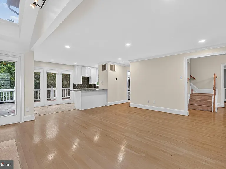 5402 Ashcomb Ct — Photo 15