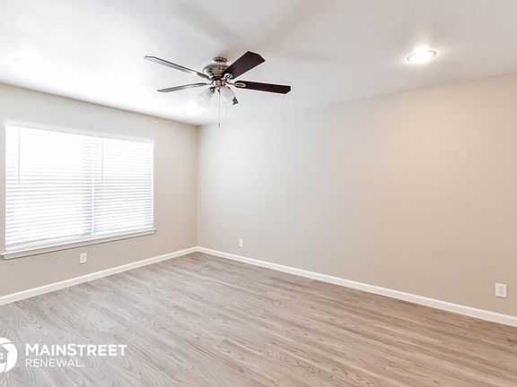 5th image of 703 Booth Dr