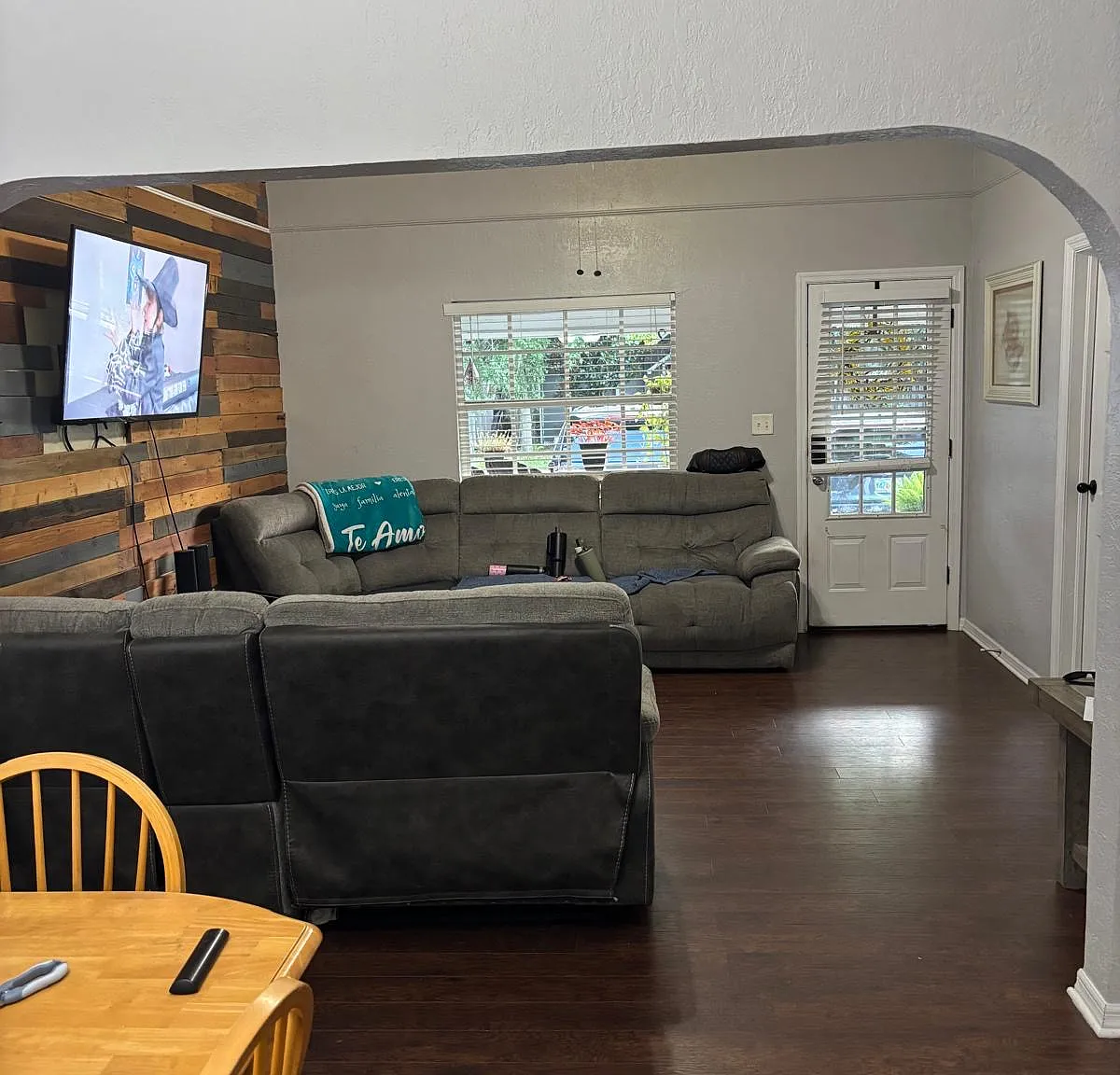 3 bed, 1606 sqft, $1,990 — Photo 4