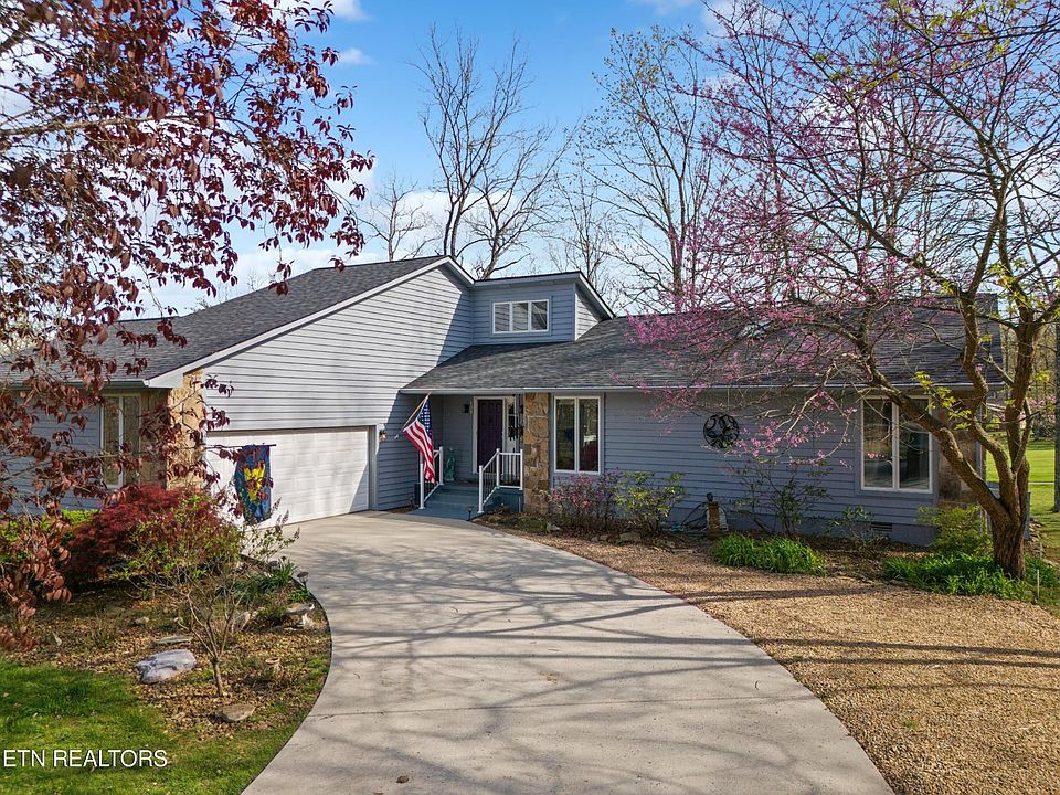 1st image of 454 Lakeview Dr
