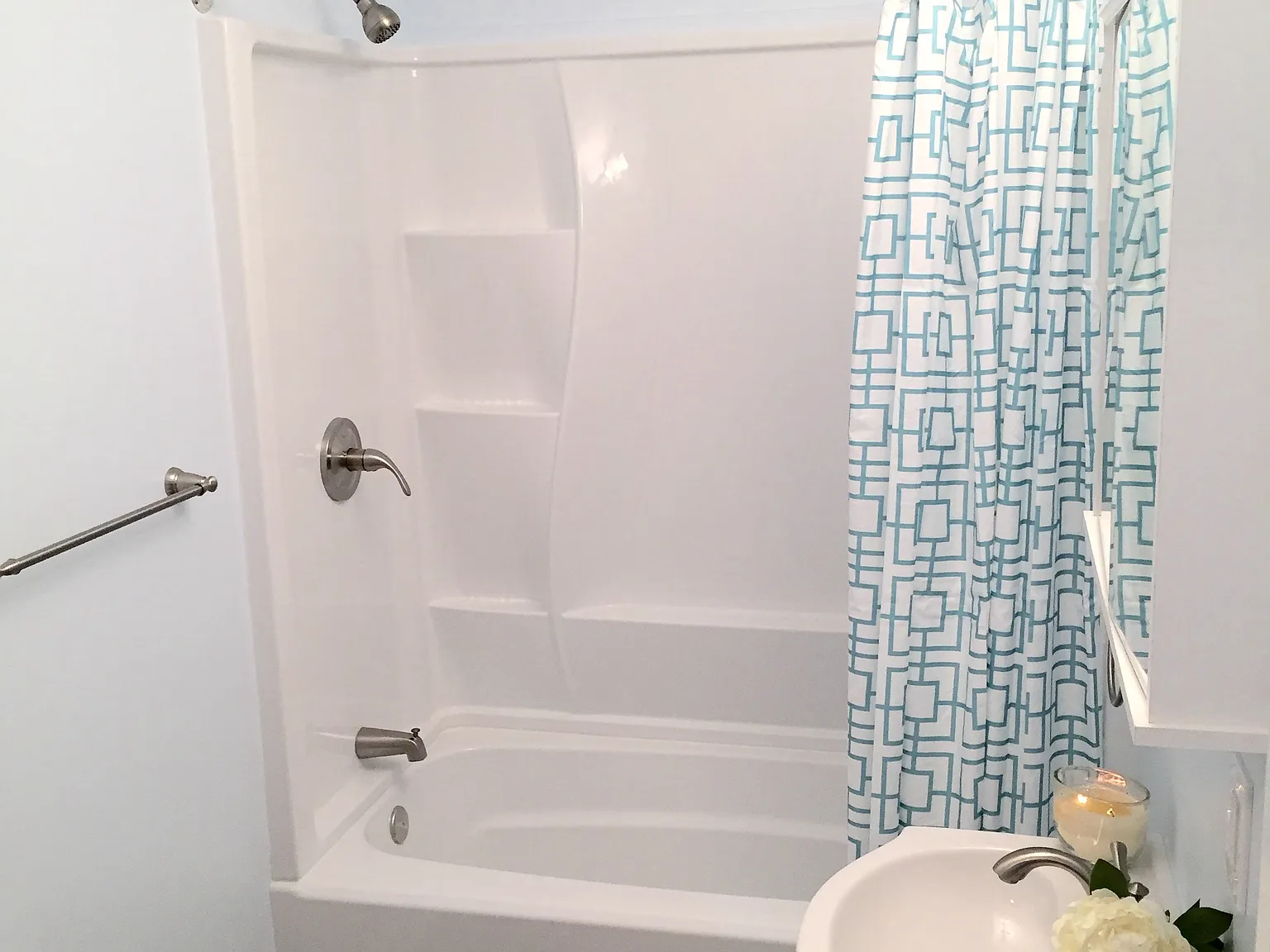 Beautiful 4 Bedroom 2 Bath in Bay City — Photo 4