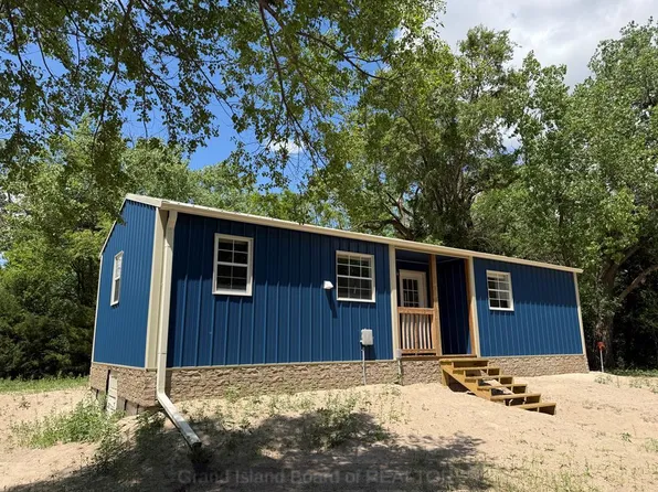 108 Platte River Rd, Phillips, NE 68865