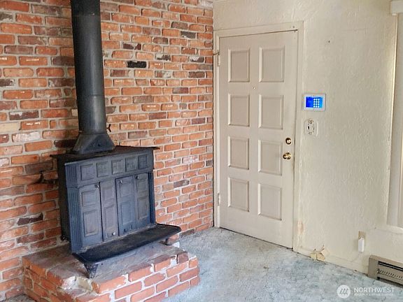 4th image of 10231 Beacon Avenue S