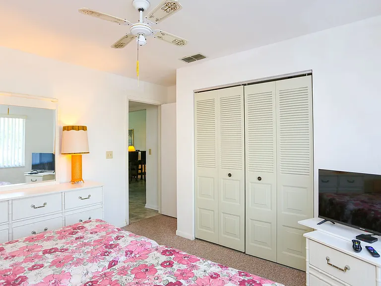 4030 Northlight Dr — Photo 32