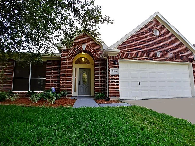 8911 Starlamp Ln — Photo 1