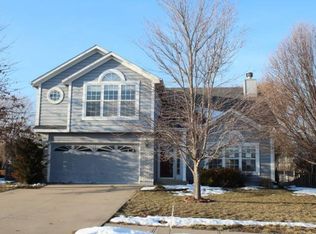 1712 SE 12th St, Lees Summit, MO 64081