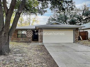 409 Allencrest Dr, White Settlement, TX 76108