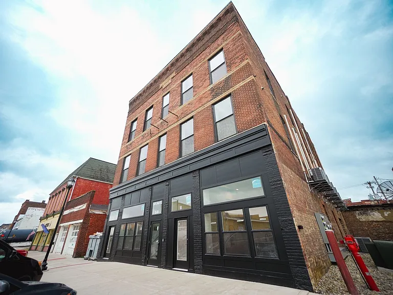 350 N Main St — Photo 24
