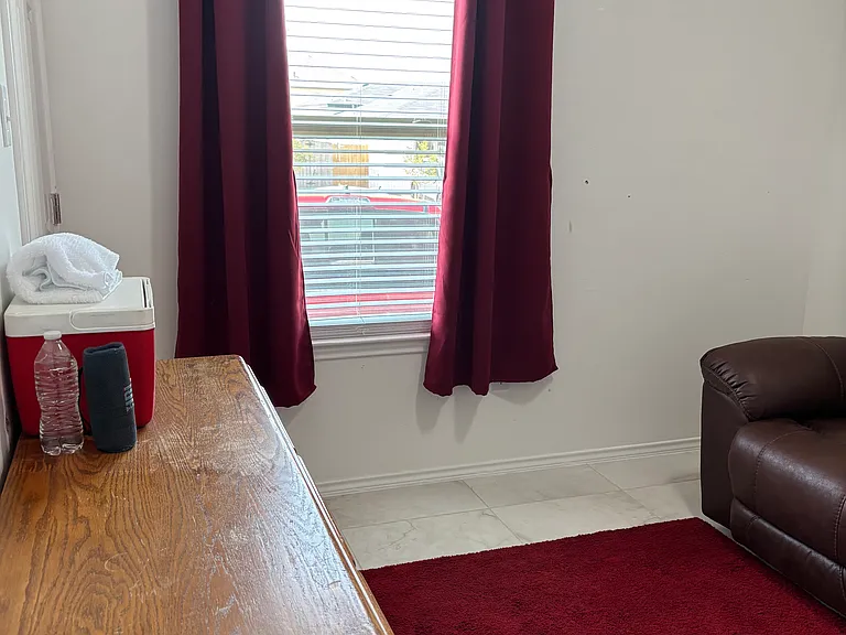 1622 Tesis Dr #4 — Photo 2