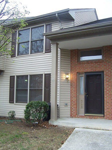 2nd image of 4743 Oakcliff Dr