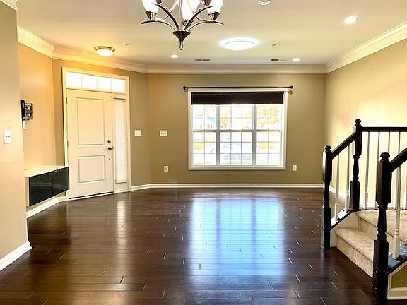 4th image of 23550 Belvoir Woods Ter
