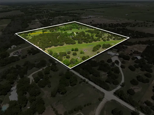 182 Creekview Dr, Blum, TX 76627