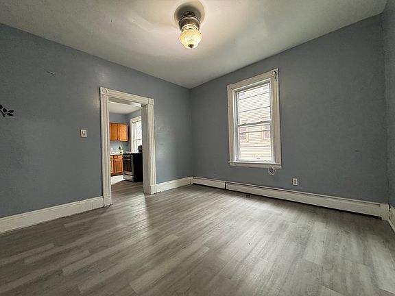 5th image of 208-210 Franklin Ave #1R