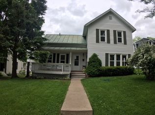 421 4th St, Baraboo, WI 53913