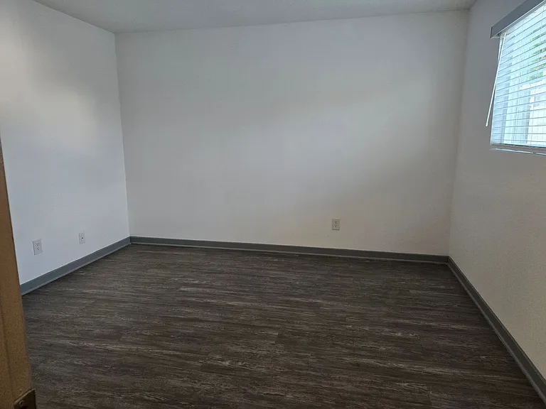 Eastside Apartments — Photo 48