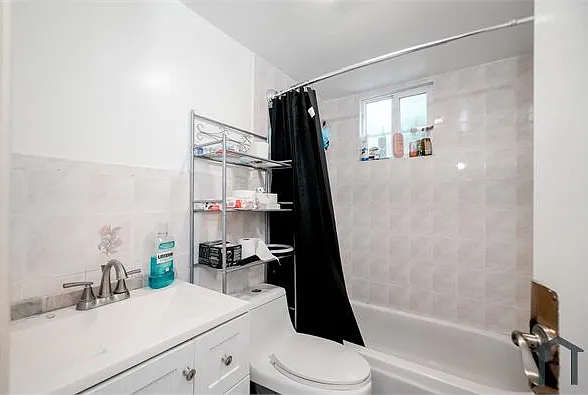 2510 E 21st St #1 — Photo 3