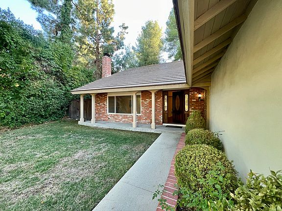 4th image of 22449 Galilee St