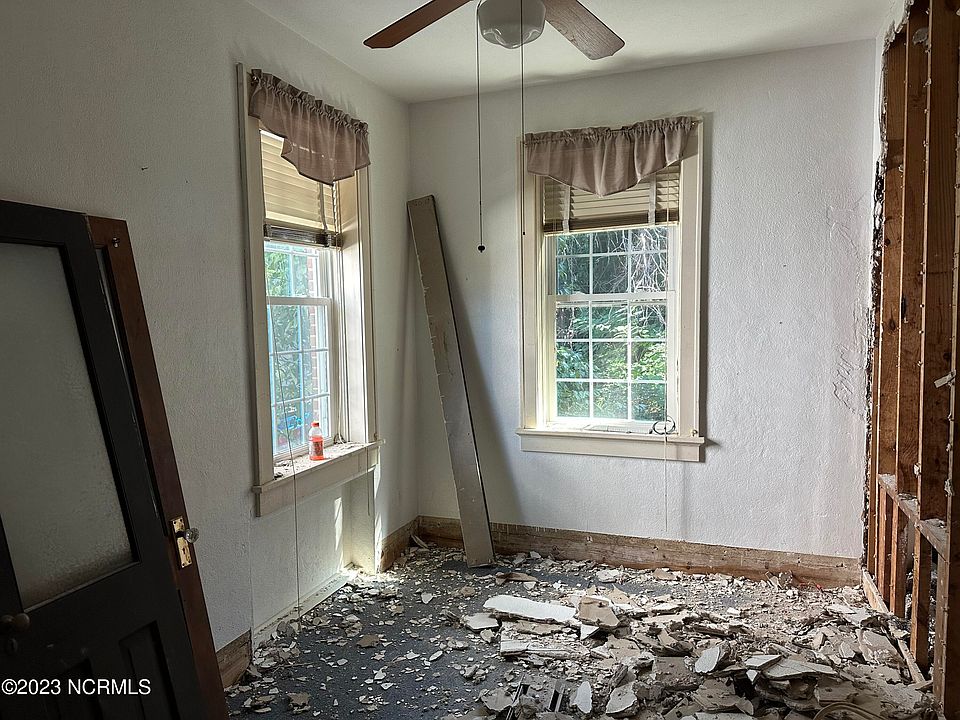 121 Market Street, Hertford, NC 27944 Zillow