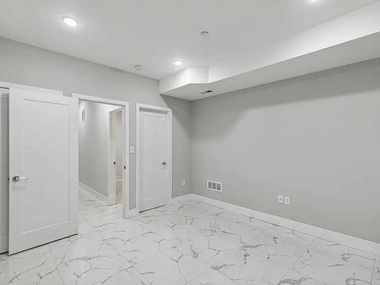 1845 E Huntingdon St — Photo 15