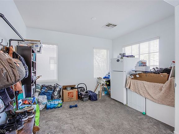 3rd image of 4413 Santa Clarita Ave