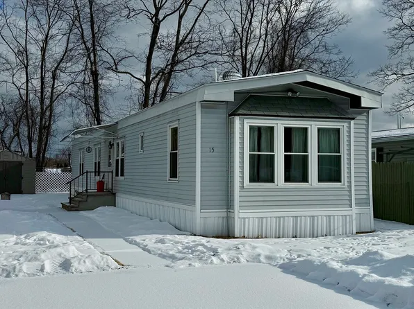 15 Nelligan Dr, Chicopee, MA 01020