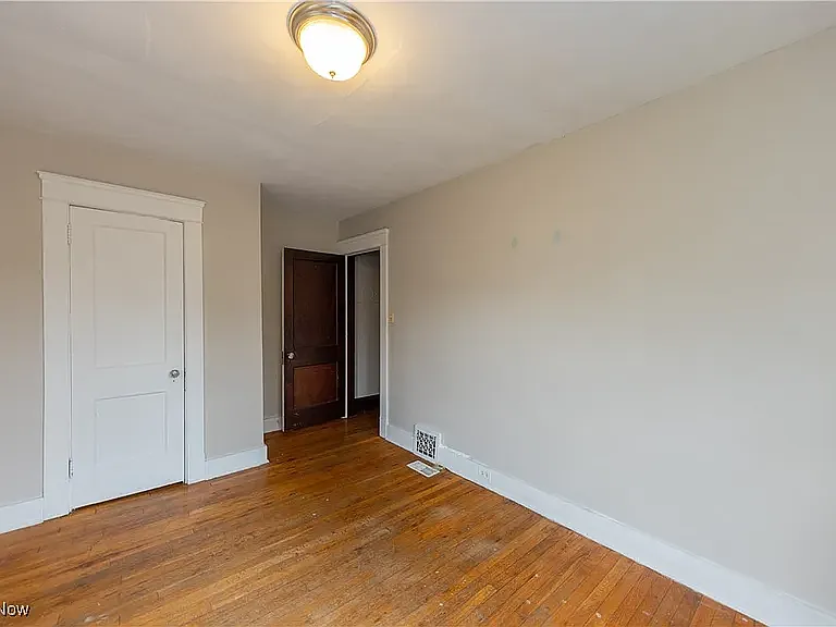 2572 Mayfield Rd — Photo 24