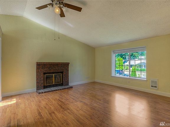 4th image of 4025 S 302nd Pl