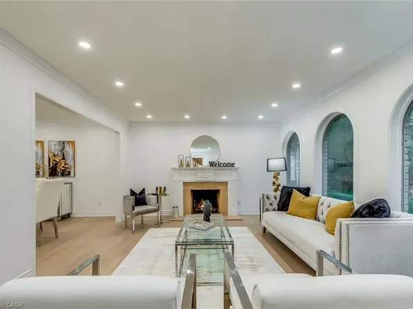 170 Cavendish Ct, Oakville, ON L6J 5S2