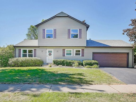 2nd image of 1905 Stanford Dr