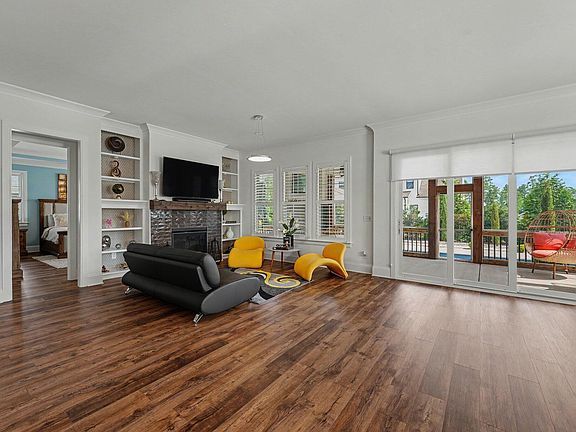 5th image of 309 Silent Cove Ln