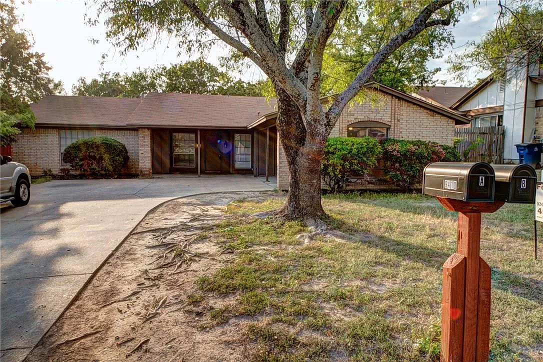 2 bed, 1.0 bath, 2166 sqft, $1,400 — Photo 4