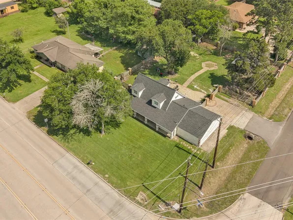 1500 Massey Tompkins Rd, Baytown, TX 77521