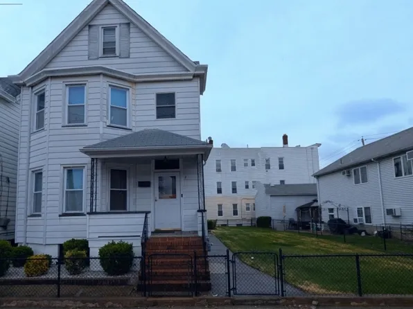 8 Lake Ave, Clifton City, NJ 07011