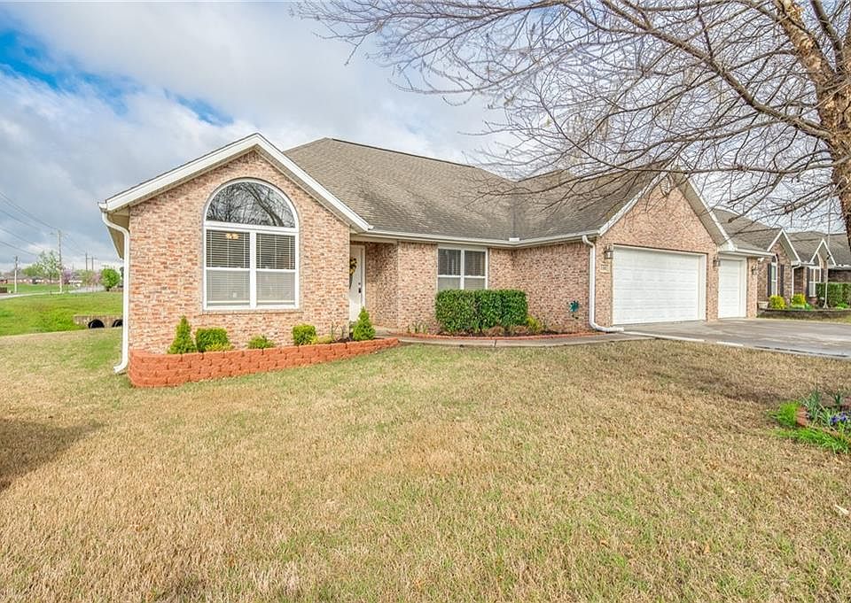 1st image of 1101 Lariat Dr