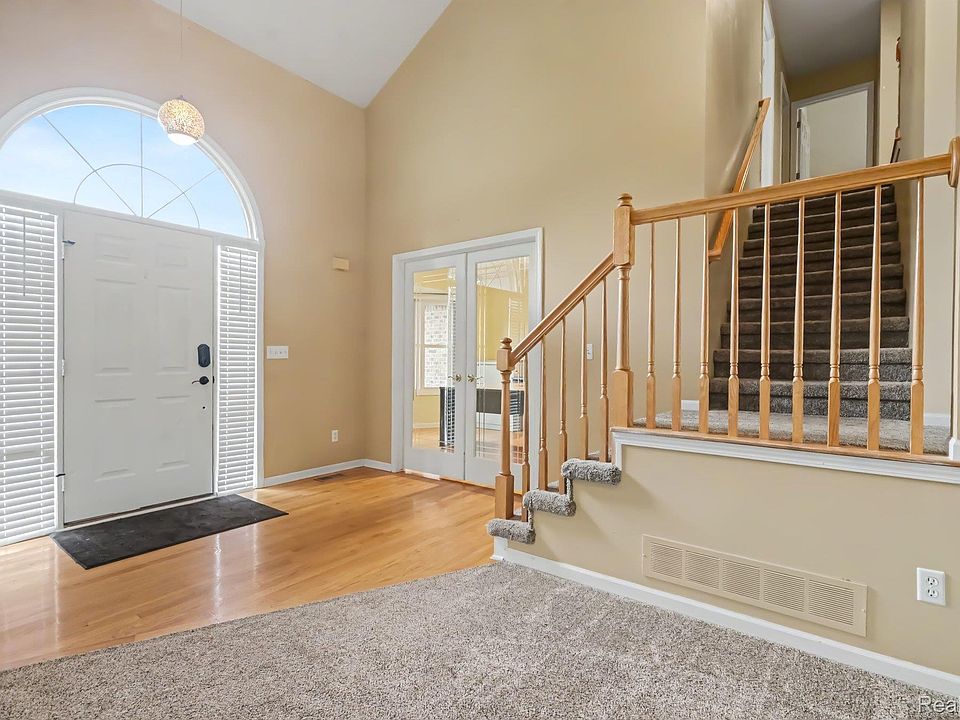 26863 Miela Dr, photo 3