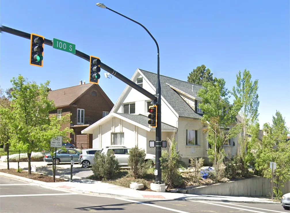 4 bed, $900 — Photo 1