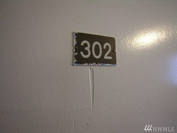 4th image of 609 S 15th St APT 302