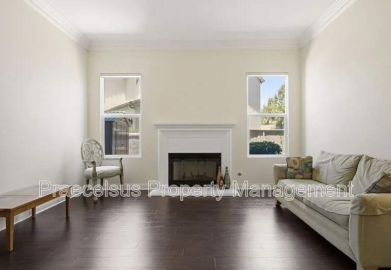 2792 Camphor Ct — Photo 2