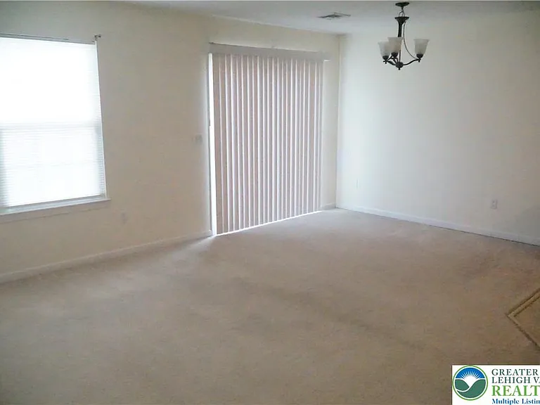 737 Trout Creek Ln — Photo 14