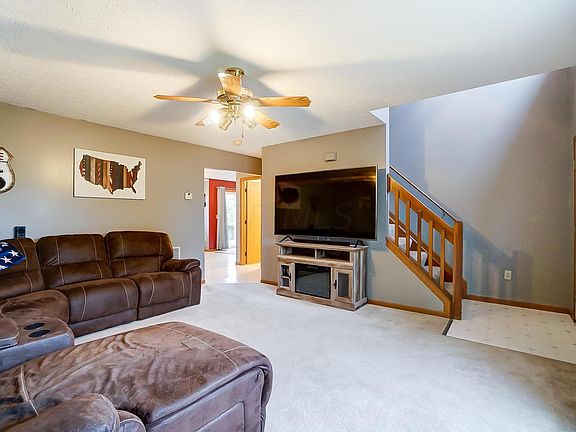 5th image of 1090 Wesley Dr